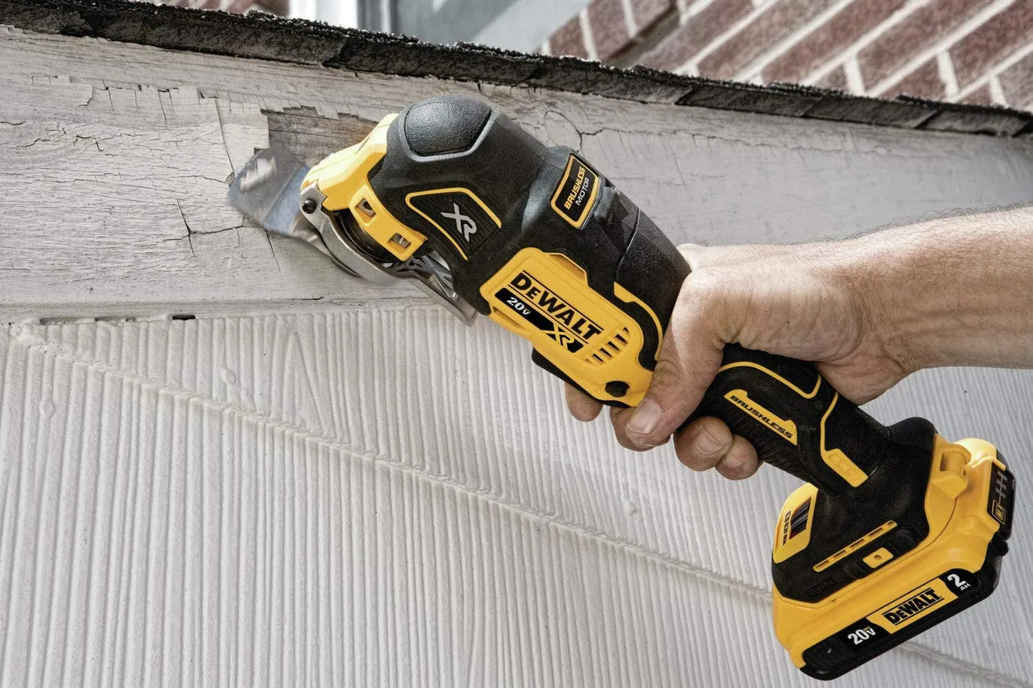 DEWALT 20V MAX* XR® Brushless Cordless 3-Speed Oscillating Multi-Tool Kit [DCS356D1]