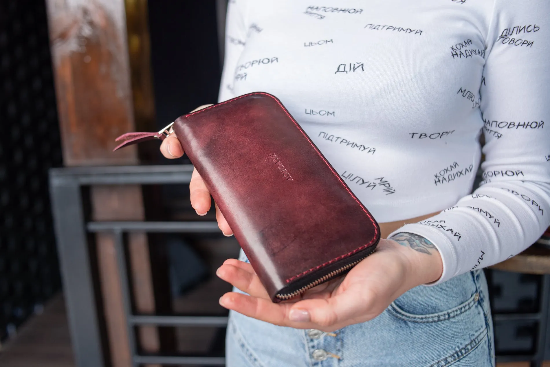 Personalized Leather Clutch, Full Grain Leather Clutch, Burgundi womens leather wallet, Zipped leather wallet, Wrist Bag, Womens gift