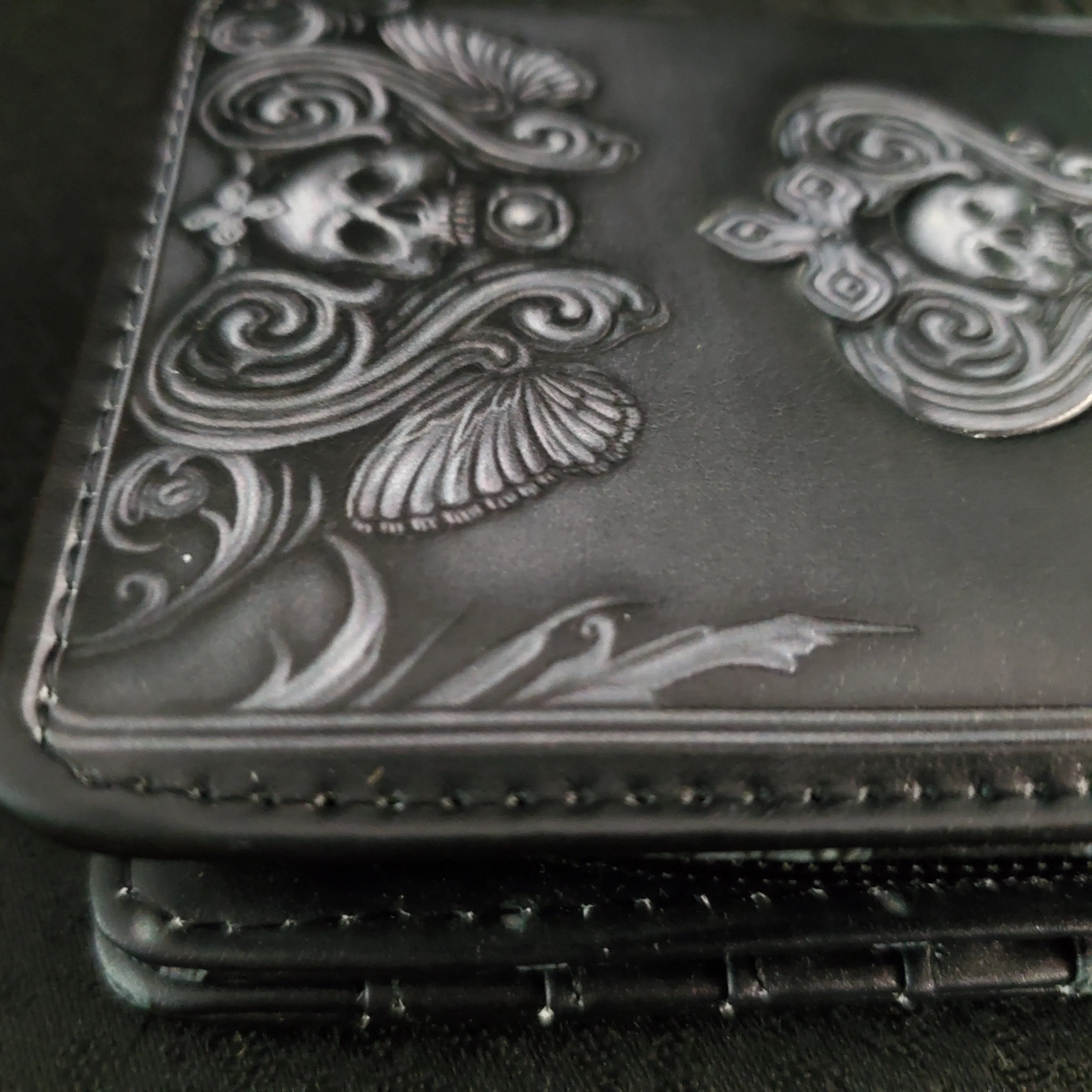 Poe Raven Skull Wallet