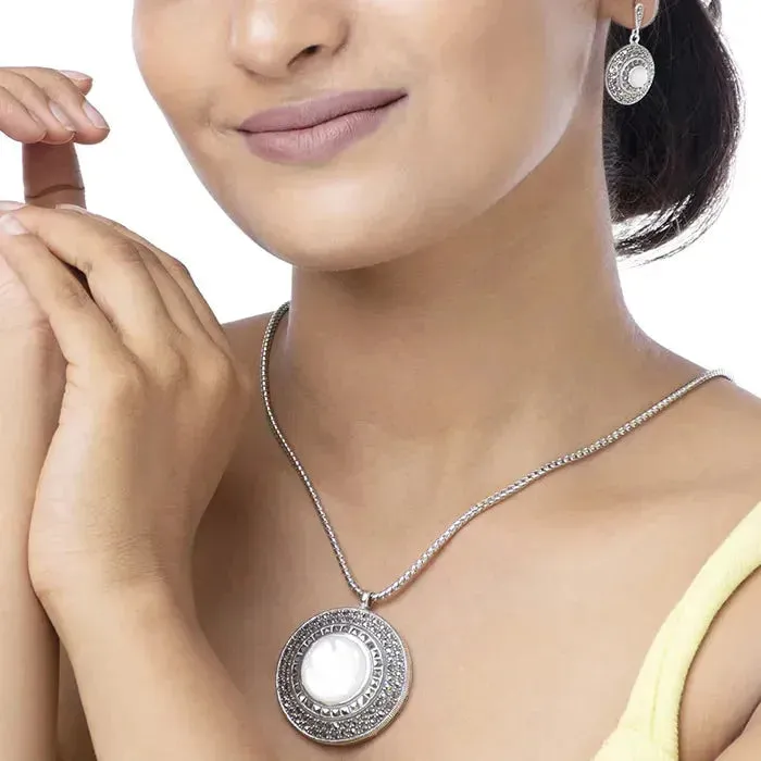 Radiant Orb Elegane Silver Pendant Set