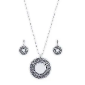 Radiant Orb Elegane Silver Pendant Set