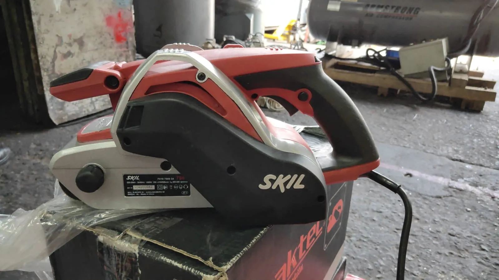 SKIL 4" 1200W Belt Sander | Model : 7660 (NO WARRANTY)