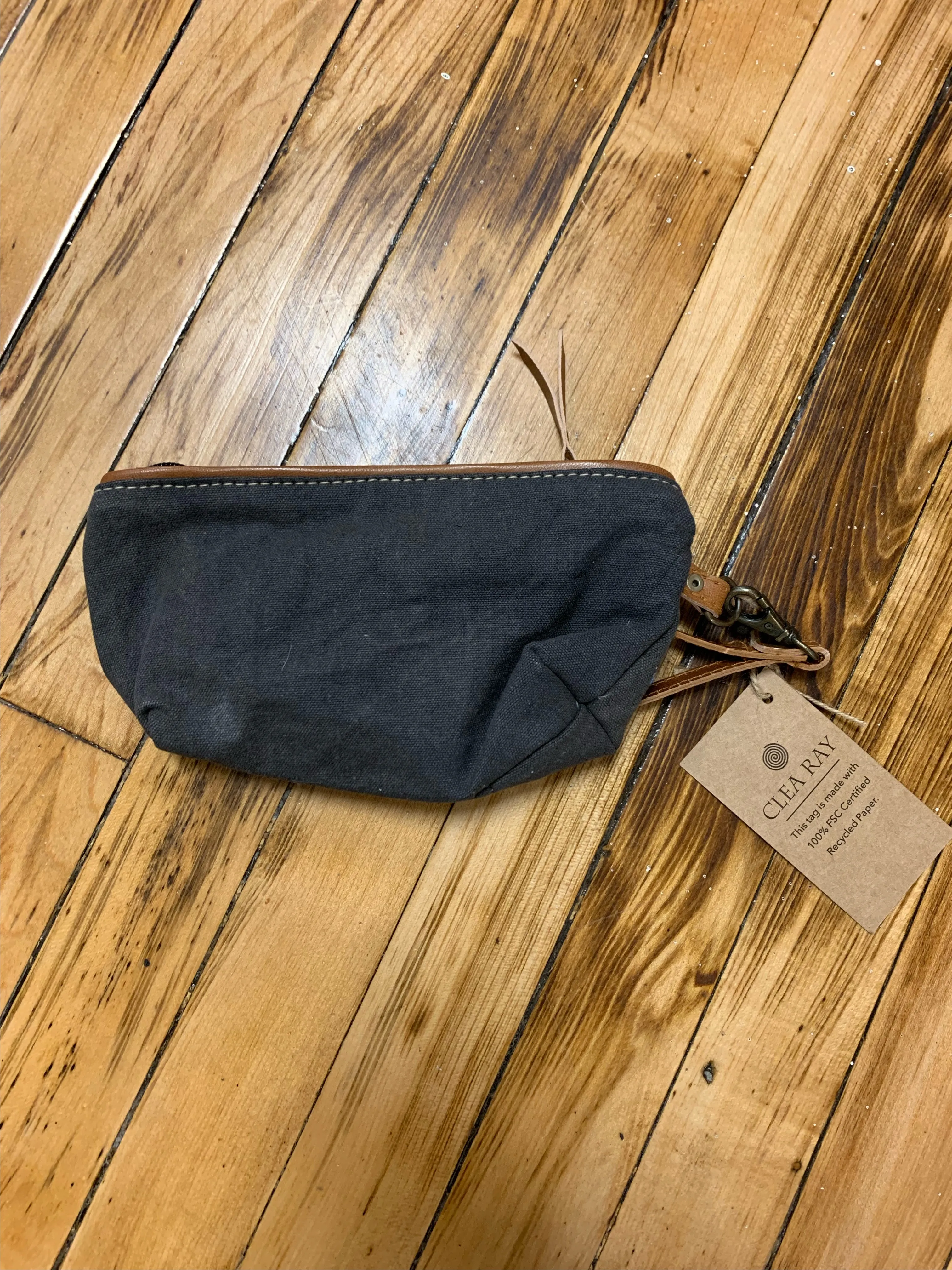 USA Small Clutch